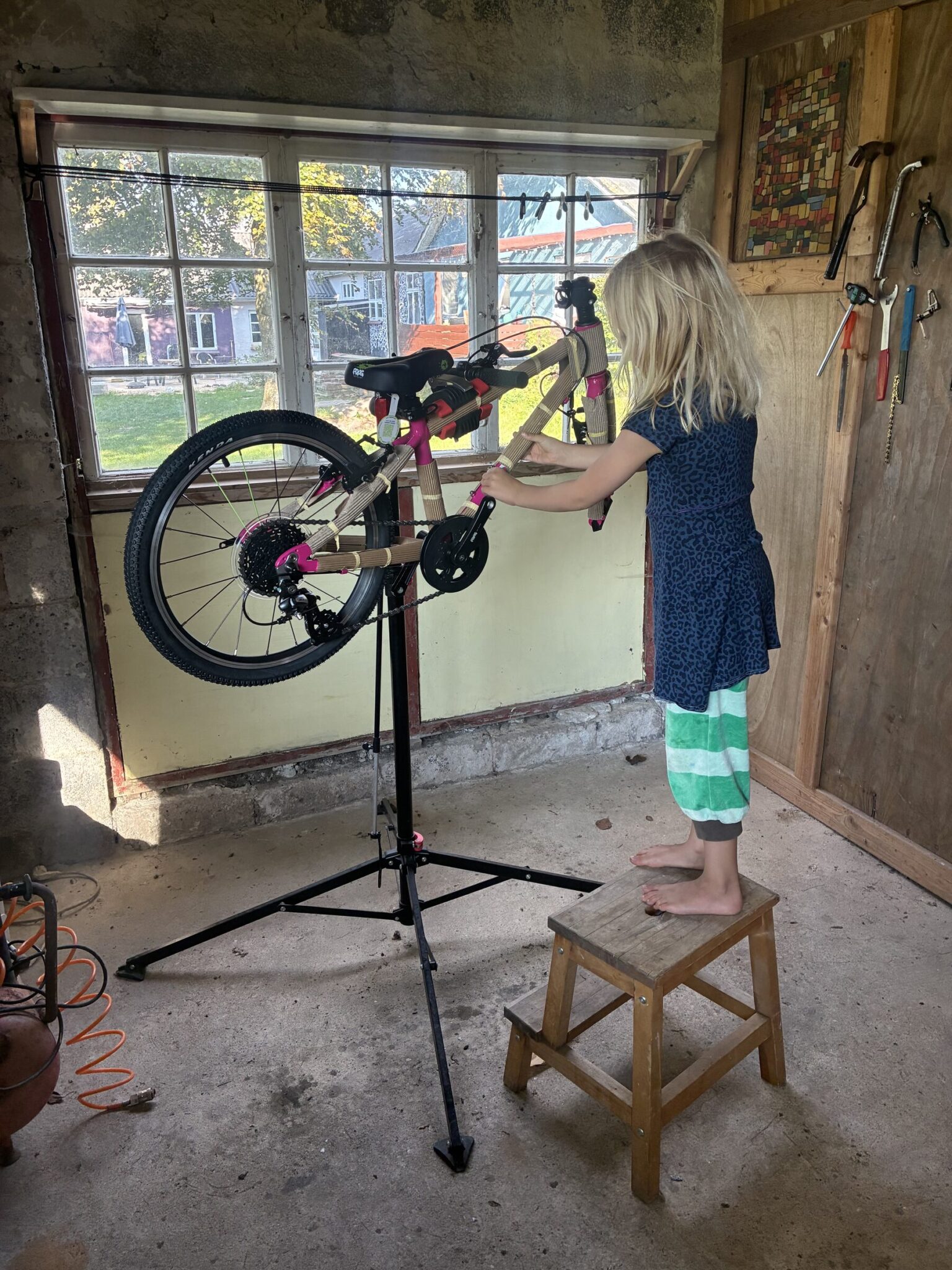 Cykelreparation i værkstedet
